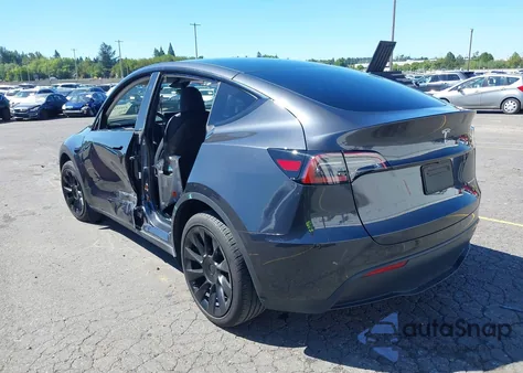 2024 Tesla Model Y Long Range Dual Motor All-Wheel Drive из США, поврежденный, VIN 7SAYGDEE5RF016223